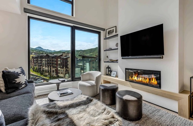 Electric Pass Lodge 607