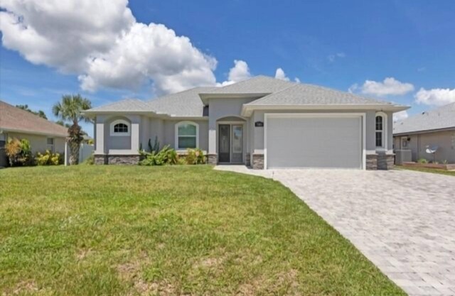 Elegance in Englewood - Beautiful Pool home with views of Lake Van