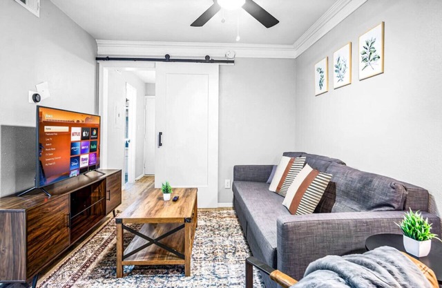 Elegant 1BR Haven - 10 Min to Downtown Austin