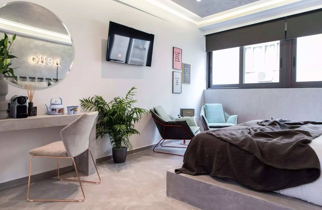 Elegant 1BR Suite close to Athens City Museum