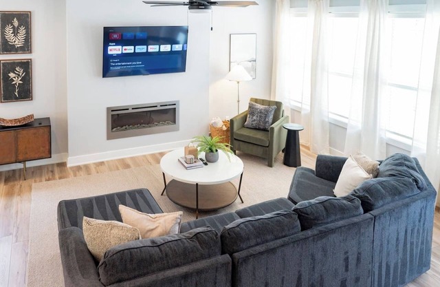 Elegant 3 BDR Escape | KING Bed + TV in Every Room