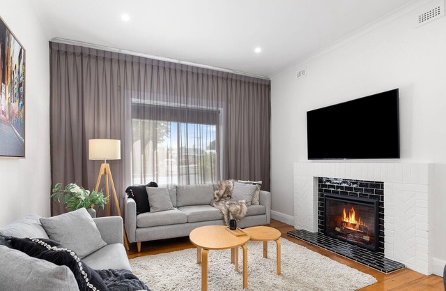 Elegant 4 bedroom home close to CBD