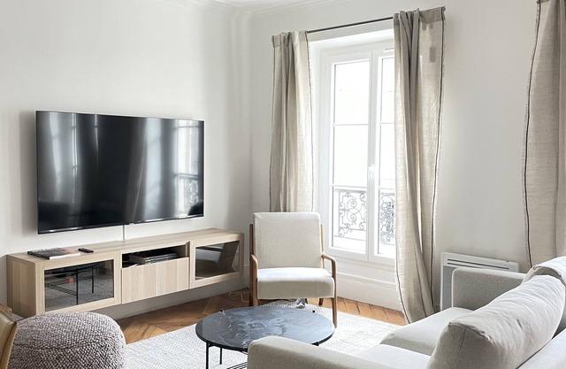 Elegant and Cozy 3BR Parisian appartement