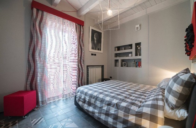 ELEGANT AND PANORAMIC PENTHOUSE IN THE HEART OF NAPLES