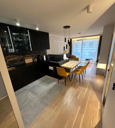 Elegant Apartment Minutes from Paris