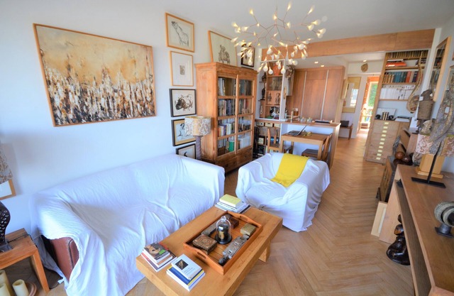 Elegant apartment overlooking the sea and overlooking the city of Nice and its surroundings
