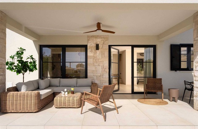 Elegant Casa di Estelle with sea view