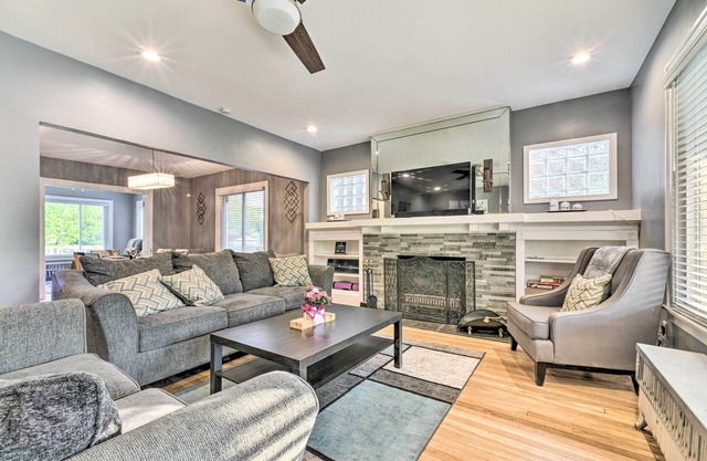 Elegant Detroit Home w/Yard ~ 5 Mi to Dtwn!