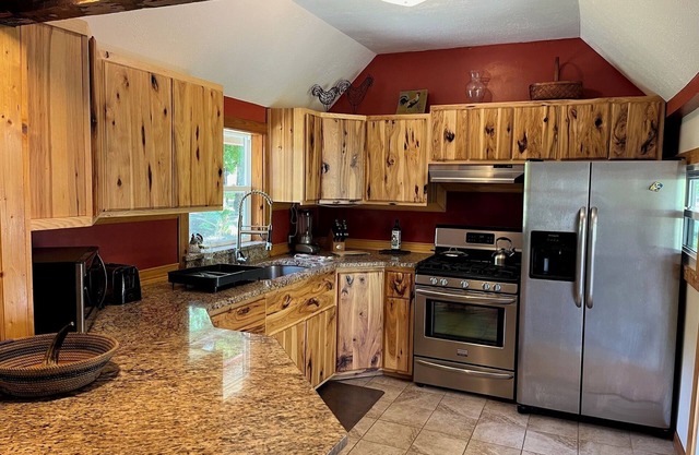 Elegant Historic Home in Ocala. Close to Lake Weir and the Villages