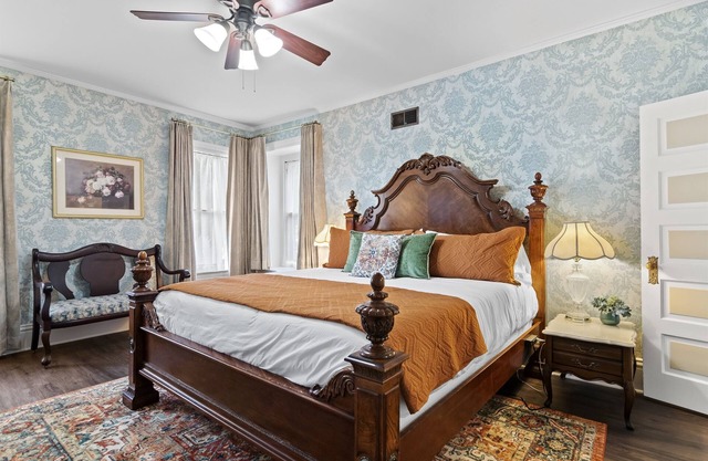 Elegant Historic Stay | Walk to Capitol & Attractions | Modern Comfort