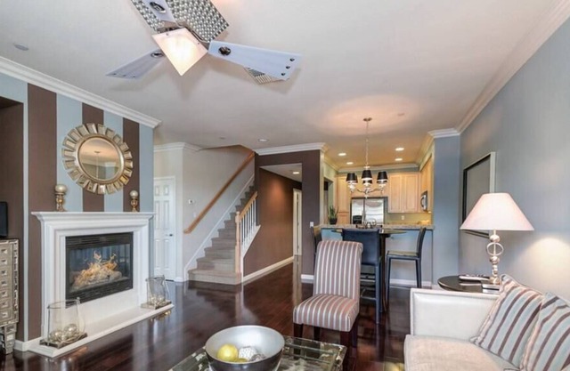 Elegant Natomas Town-home For Business Travelers!