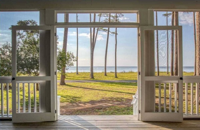 Elegant Oceanview Cottage on Daufuskie Island