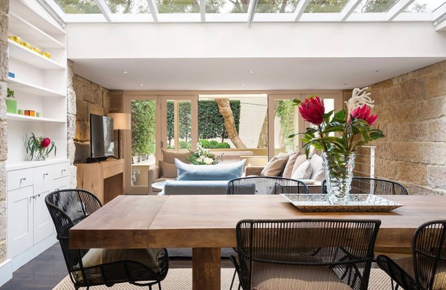 Elegant Paddington Sandstone Cottage with Parking