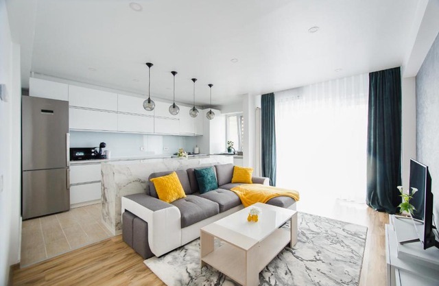 Elegant & Spacious – Central Apartment