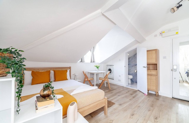 Elegant studio flat in Finsbury Park w/parking