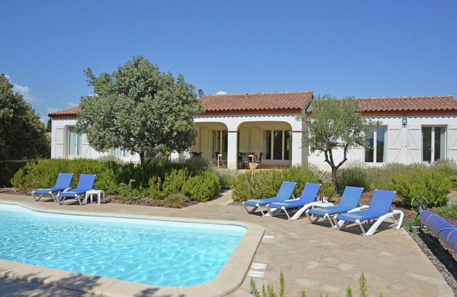 Elegant Villa in Escales