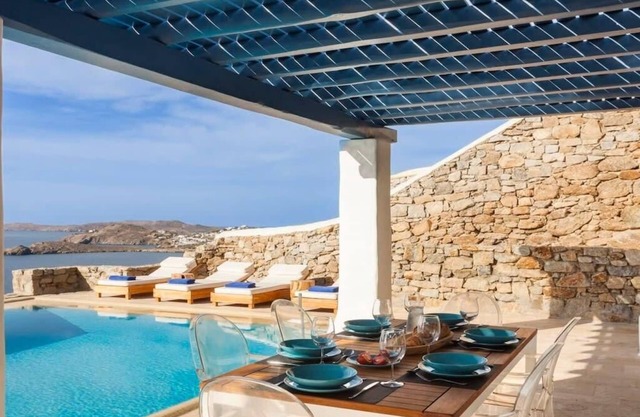 Elegant Villa with Spacious Pool Area