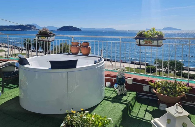 Elegante appartamentopanoramico con terrazza.