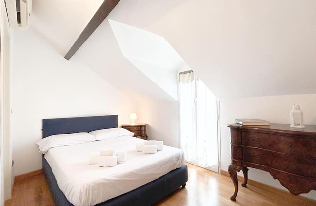 [Elegante mansarda] 300mt dal mare - Centro - WiFi