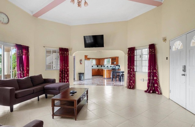 Elegantly appointed 3 bed/rm 2 bath-unparalleled location to the beach access