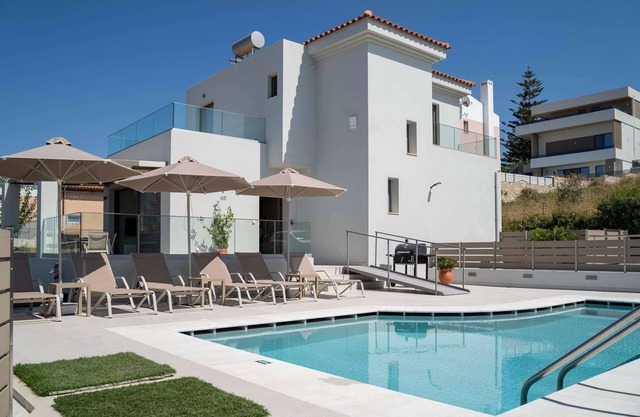 Eleni - Three Bedroom Villa, Sleeps 6
