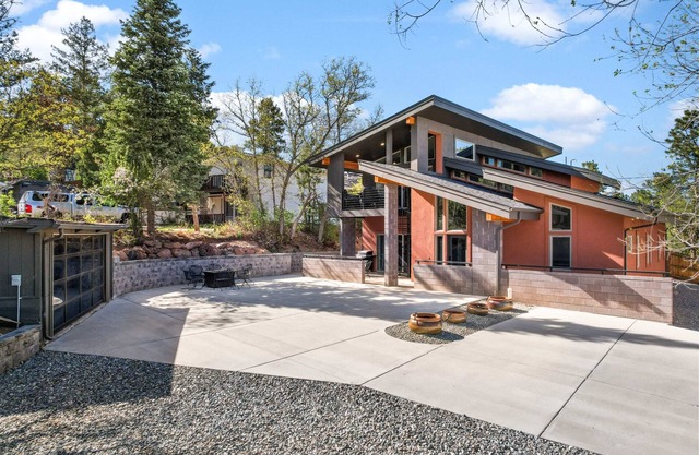 Elevated Escape - Mountain Luxury by Broadmoor+Zoo
