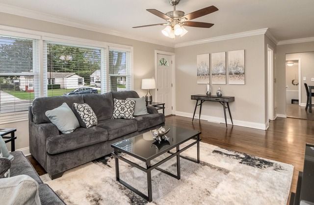Elgin Rental- Jay St
