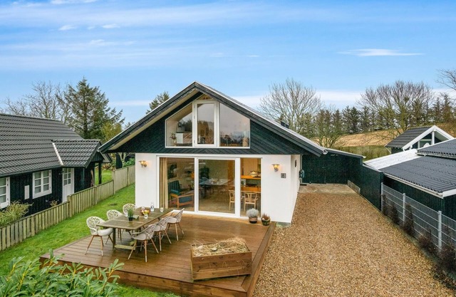 "Elisabetha" - 100m from the sea by Interhome