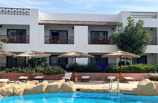 Elisir Spa Pool View