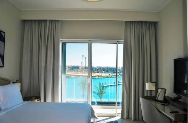 Elite 2-BR Sea view Address Beach Marassi