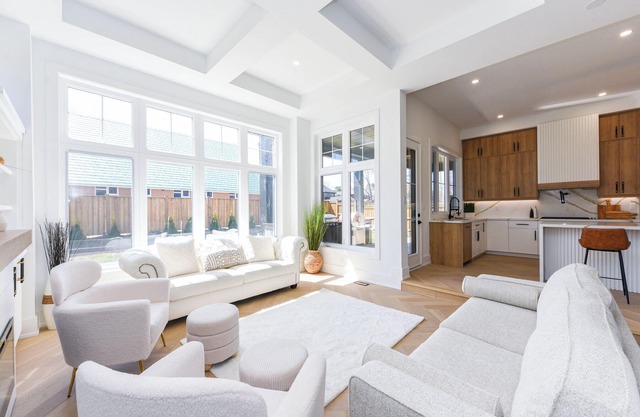 Elite 5 BR, Lake, Gym, Sauna, Mov Thtr, OutD FP & Ktcn, Kids play rm