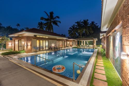 ELIVAAS 4 BHK With Pvt Poo & Gaming Room - Liora