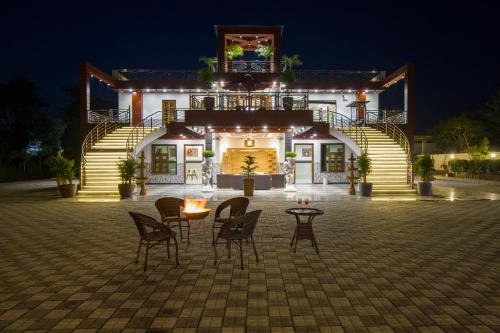 ELIVAAS Ivory estate 5 BHK Farm with Pvt Pool, Gazebos & Lounge Area