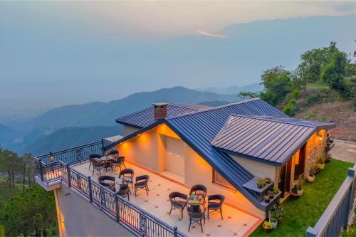 ELIVAAS Konifer Hillside Retreat