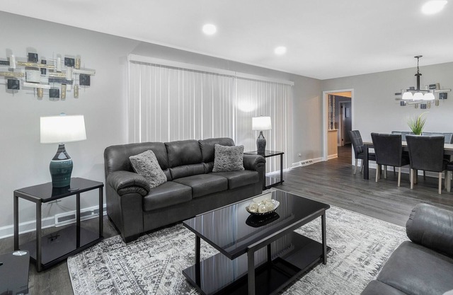 Elk Grove Village Rental