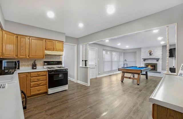 Elk Grove Village Rental
