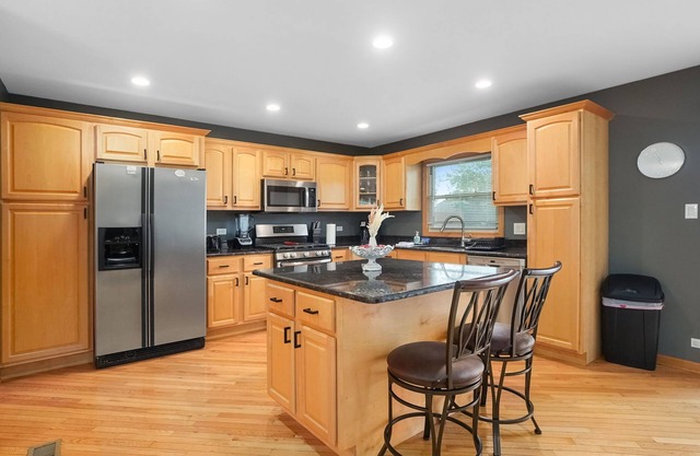 Elk Grove Village Rental - Kingsbridge Rd