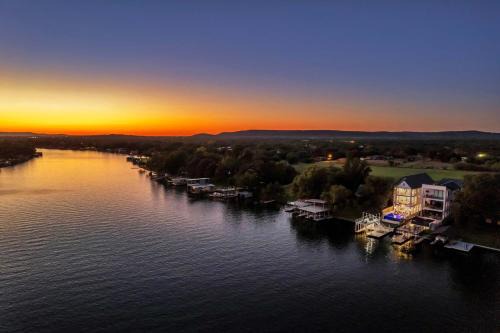 Ellen Lake Luxe with Concierge Services