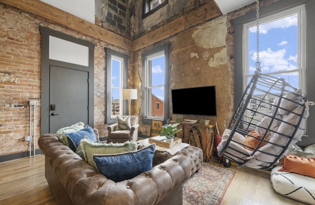 Elm 7 · The Loft OTR | The Cable House