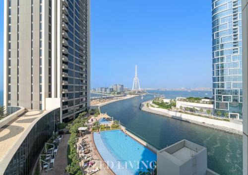 Emaar 5242 - Stunning Sea View Stay in Prime Waterfront Location - Zed Living