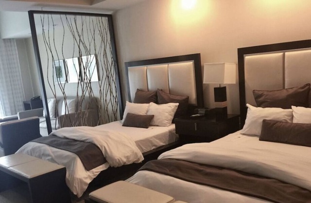 Embrace Miami's Finest Accommodations! 4 Spacious Rooms w/ Balcony and Kitchen