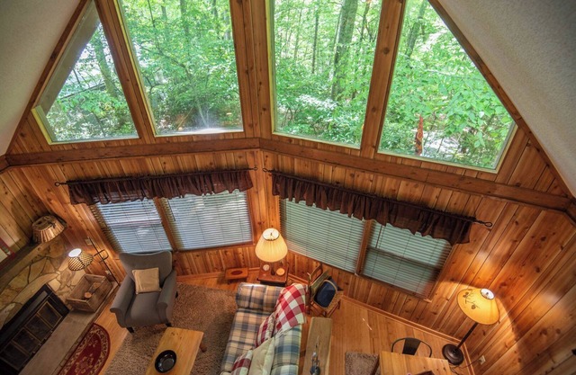 Emelca Inn at Fleetwood Falls - Wrap Around Porch