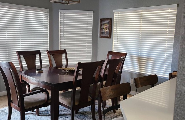 Emerald Beauty. Not Too Close. Not too Far!