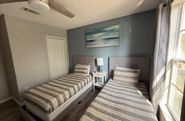 Emerald Island Resort End Unit 8572, 3 Bedroom Townhouse