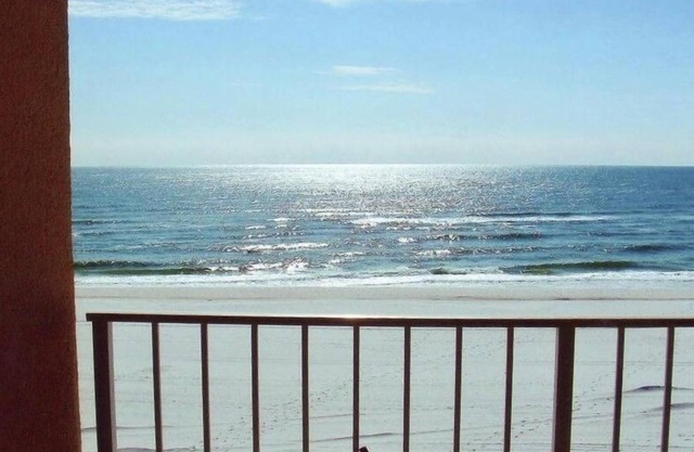 EMERALD SKYE - BEAUTIFUL GULF FRONT CONDO & CLOSE TO EVERYTHING IN ORANGE BEACH!