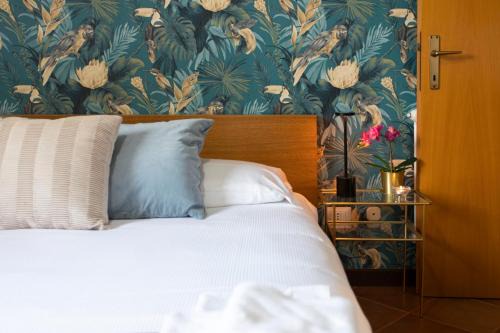 Emilia Modern Apartment with Free Parking