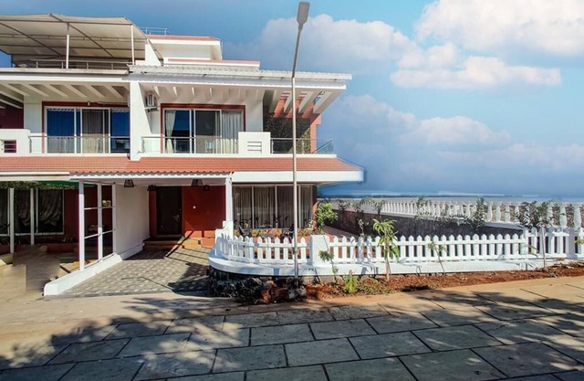 Eminent Pool Villa - 4 BHK Lonavala
