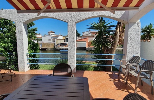 Empuriabrava: Villa "Alberes 221" - 6/8 persons