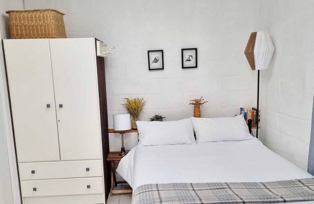 En-Suite private cozy modern self-catering cottage.