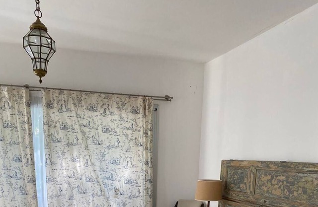 En-suite room, in a family home near the coast of Vicente Lopez